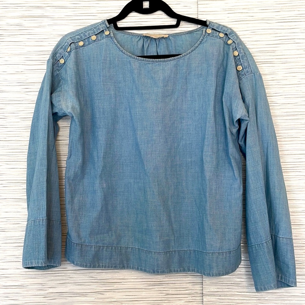 Madewell Chambray Long-sleeved shirt with shoulder button detail